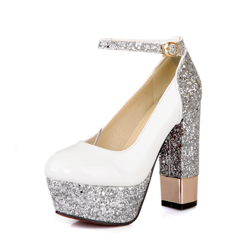Escarpins plateforme rétro – cuir verni, bride cheville, talon épais