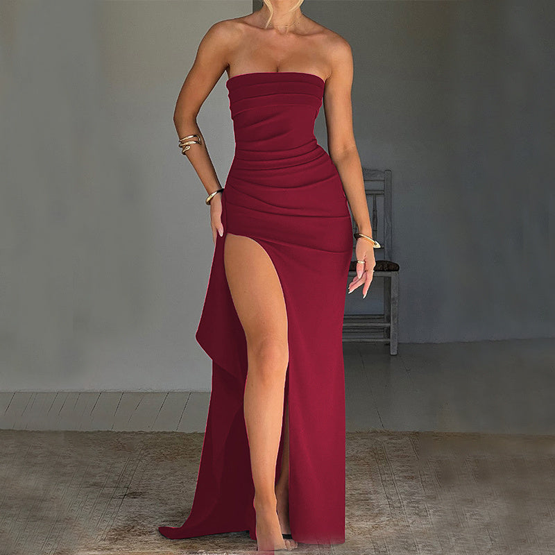 Robe longue bustier – fente haute, dos nu et plissée à la taille