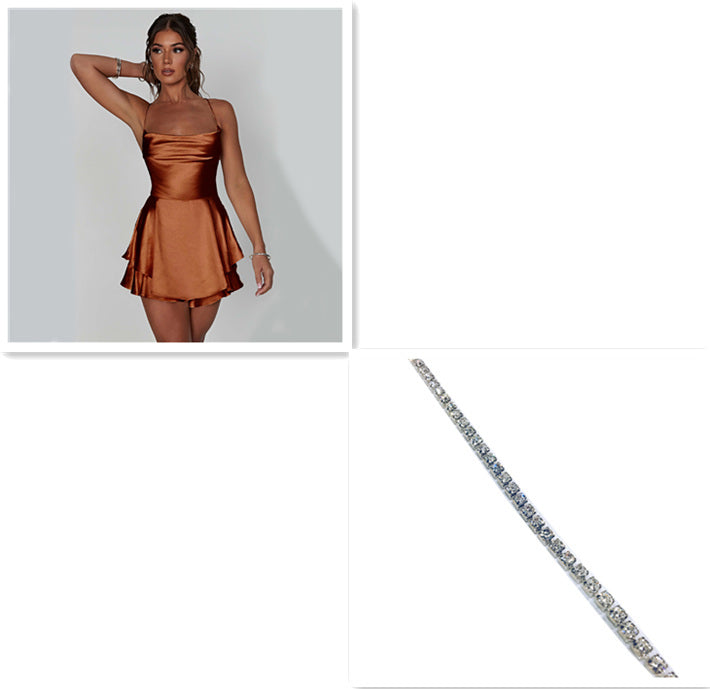 Robe courte satinée – coupe évasée