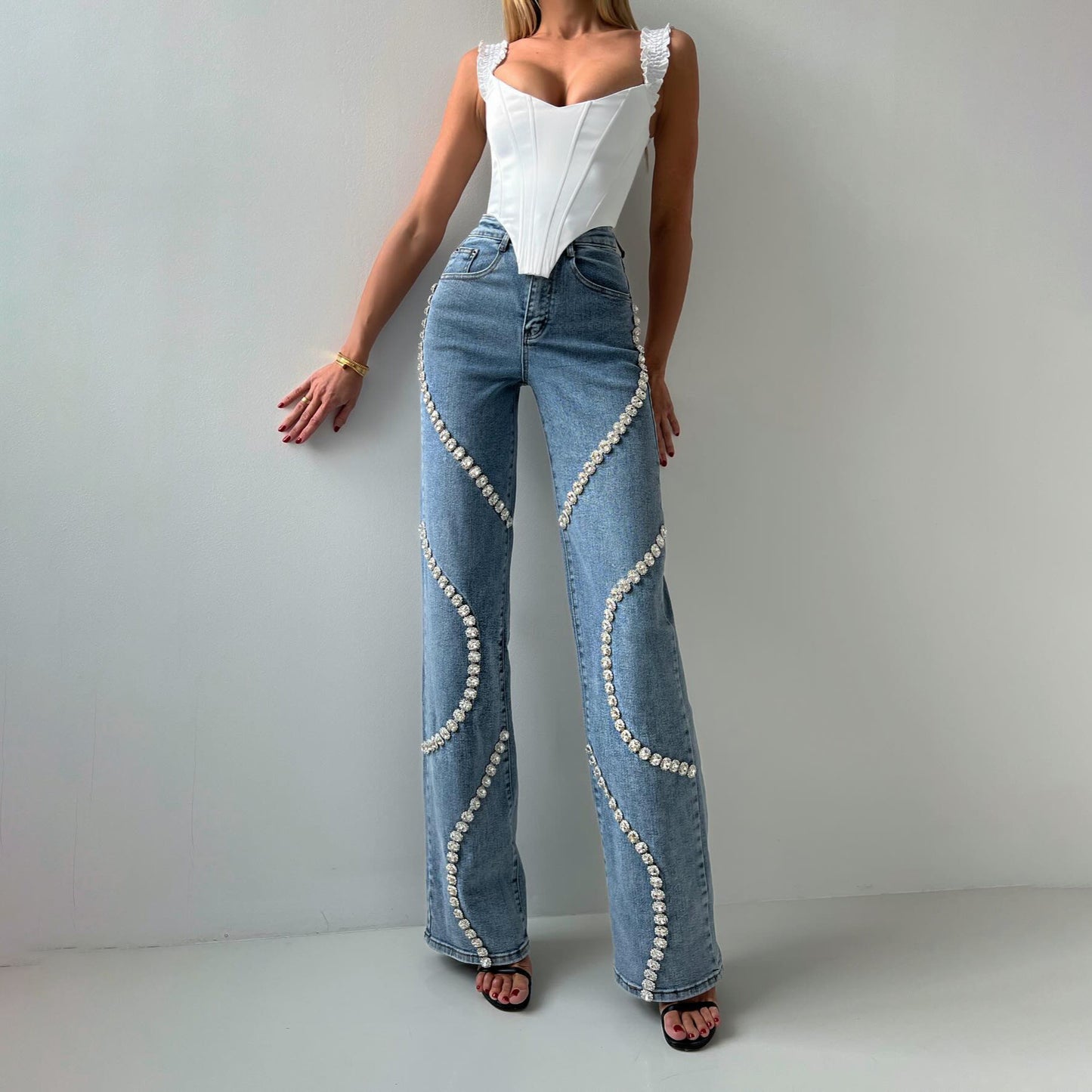 Jean Femme Style Street avec Strass – Coupe Droite