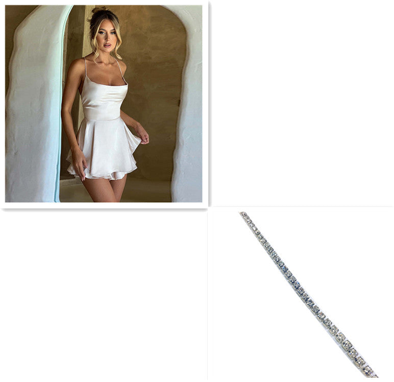 Robe courte satinée – coupe évasée