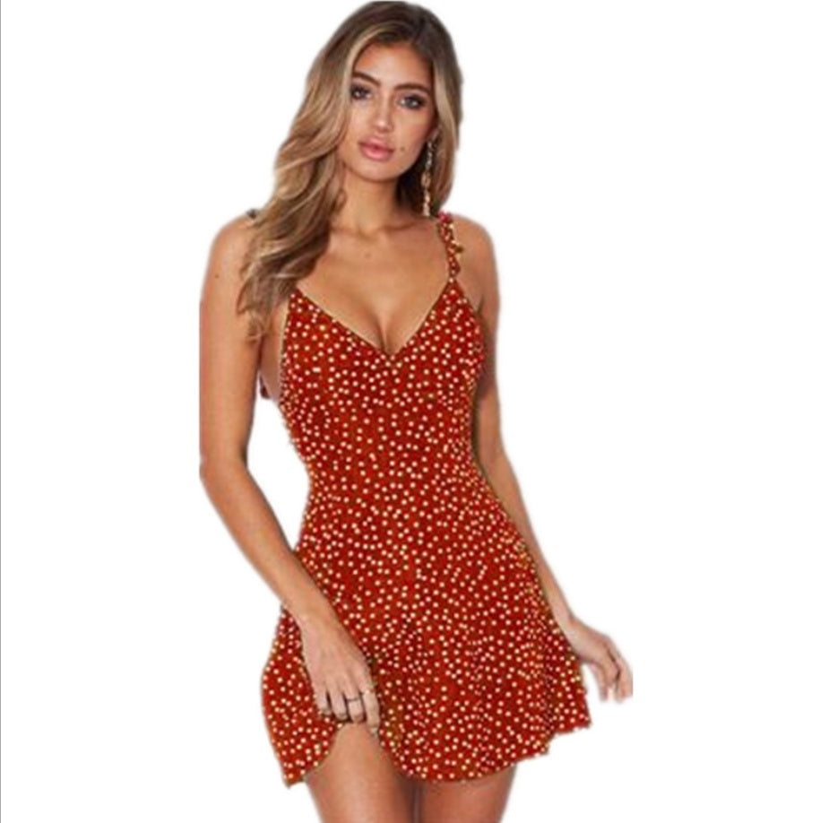 Robe courte à pois – bretelles fines, col V, coupe évasée estivale
