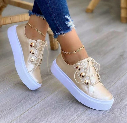 Baskets Décontractées Femme à Lacets et Rivets – Style Moderne & Confortable